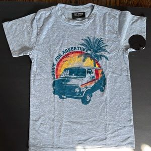 Boys tee shirt “Lookin for an Adventure” by Tiny Whales size 7Y